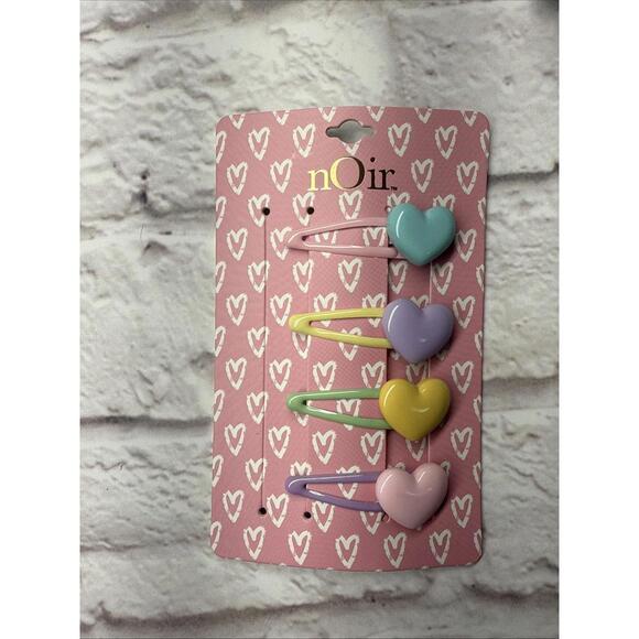NWT Noir Heart Valentines Pastel Hair Clips - Picture 3 of 3